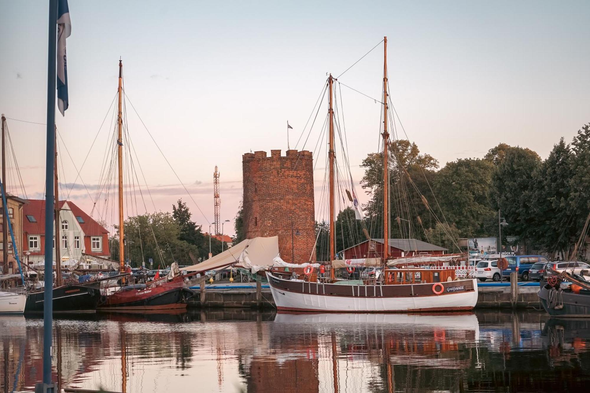 Slube Am Yachthafen Greifswald Hotel Luaran gambar